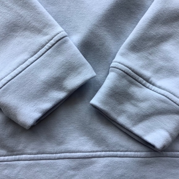 Lou and Grey Signaturesoft light powder blue sweatshirt w/ hi lo hem Medium - Picture 6 of 9